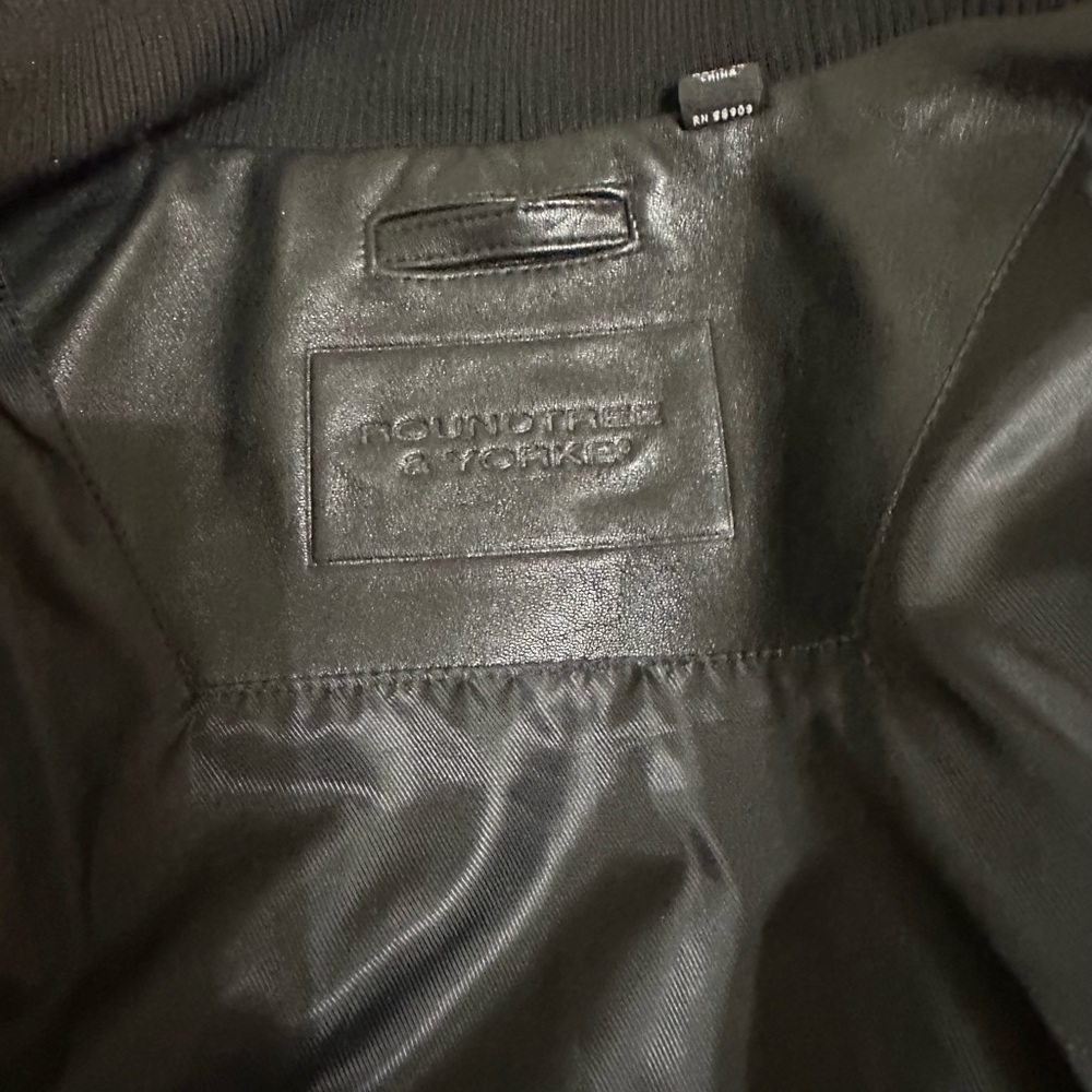 Roundtree & Yorke Black Leather Cafe Racing Jacket size Large - like new - Picture 9 of 12